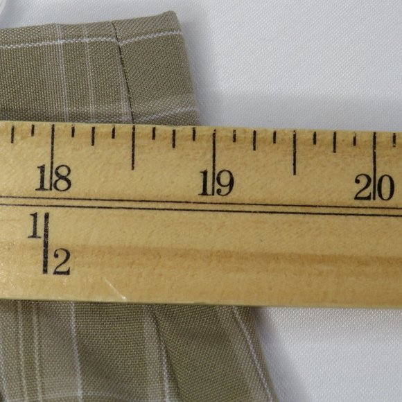 adidas* Men's 1.5" Belt Loop Multipocketed Plaid Flat Front Shorts~ Size 36 - Picture 7 of 12